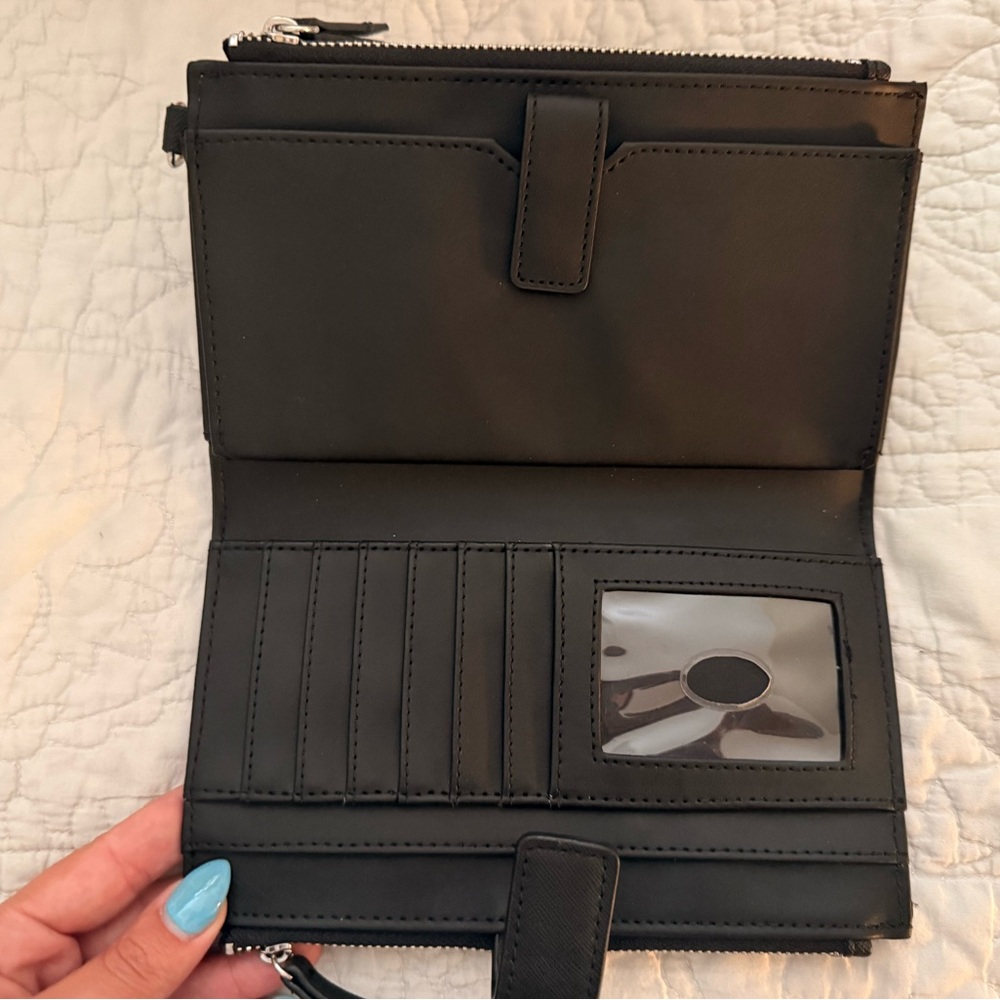 GUESS Saffiano Faux-Leather Bifold Wallet in black - Picture 4 of 6